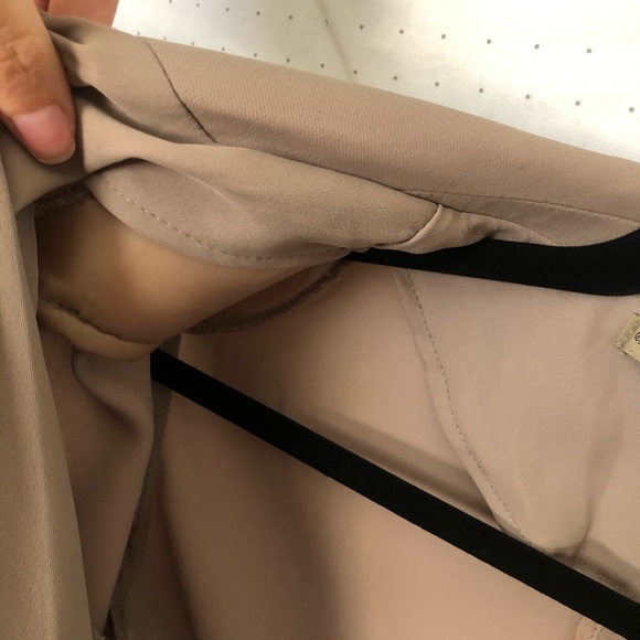 Fitted Boyfriend Blazer with Shoulder Pads - Picture 3 of 5